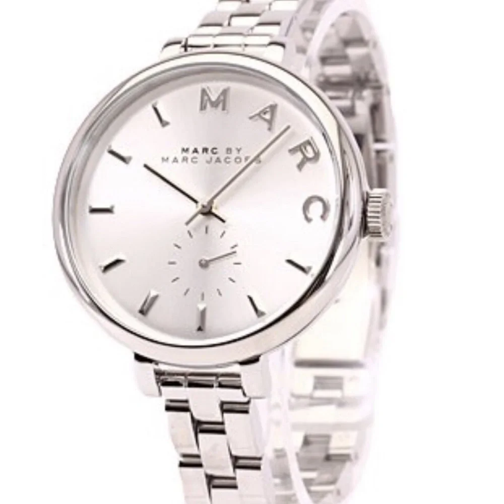 Marc Jacobs Women's Silver Dial Stainless Steel Quartz Watch